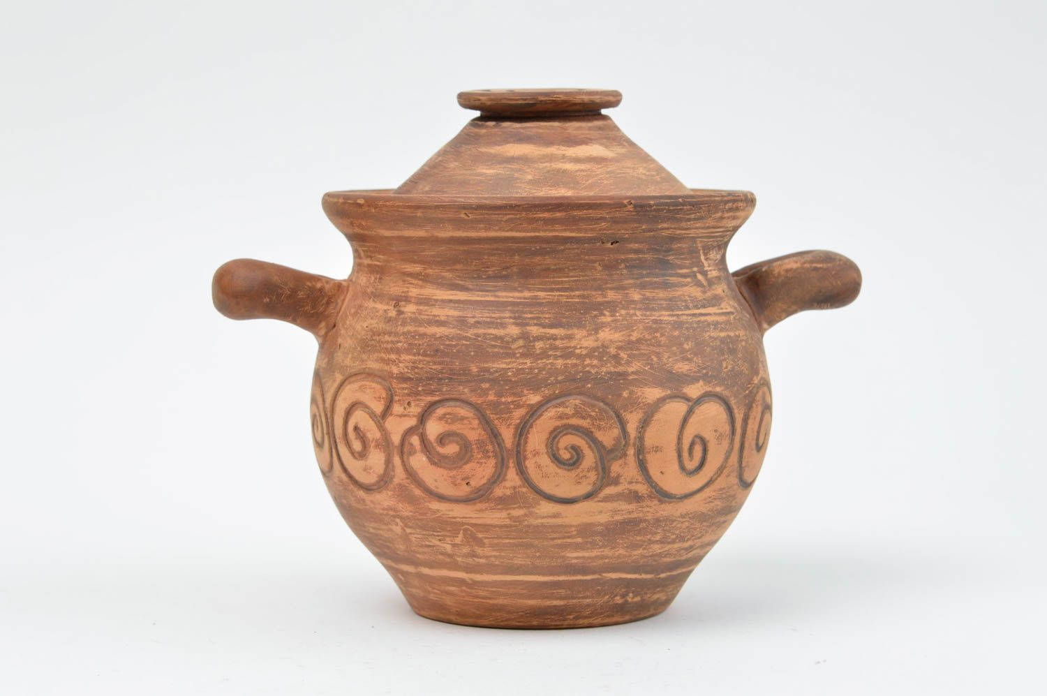 Pot à cuire en céramique fait main avec couvercle et deux anses vaisselle photo 2