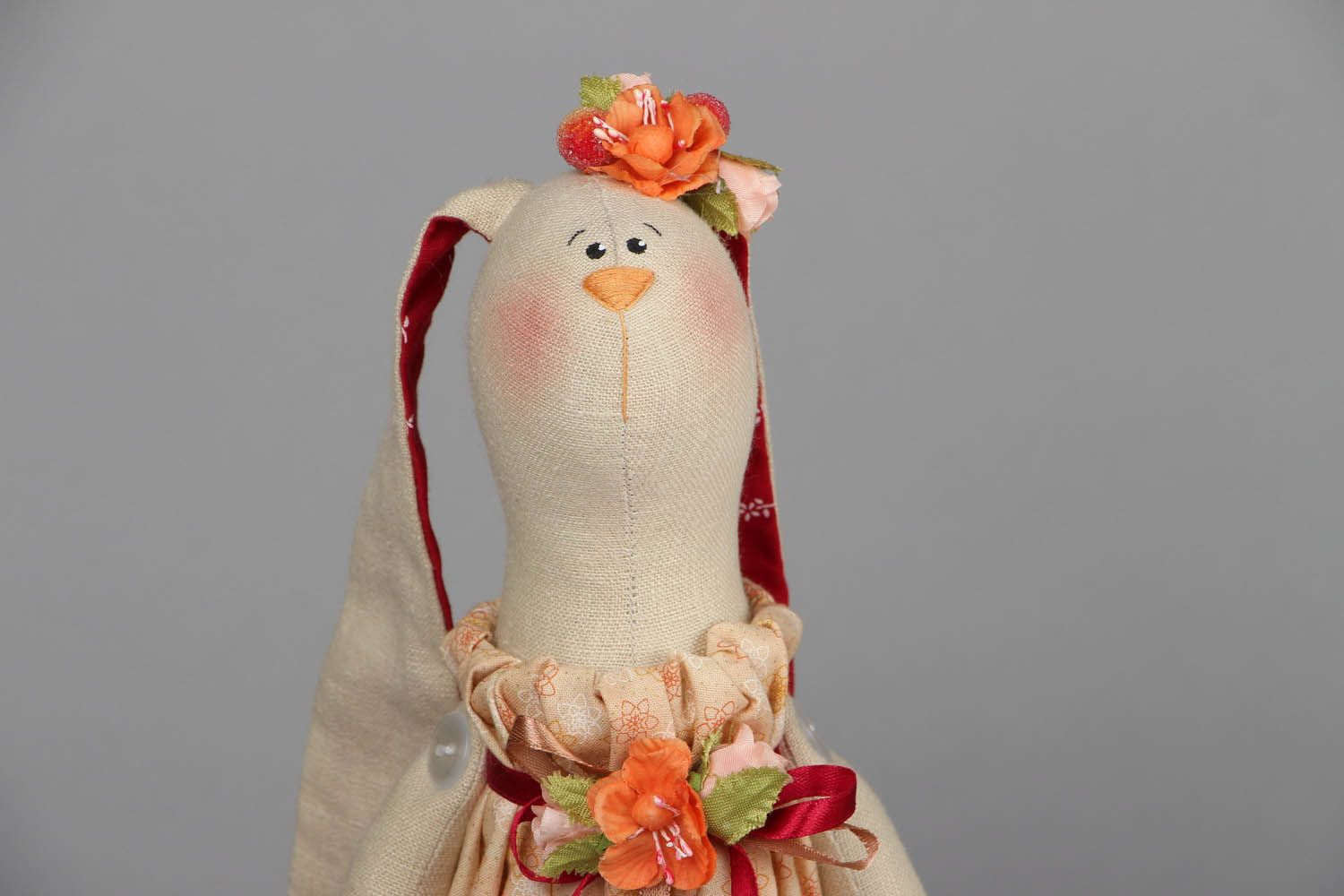 Интерьерная игрушка Зайчиха в платье фото 2