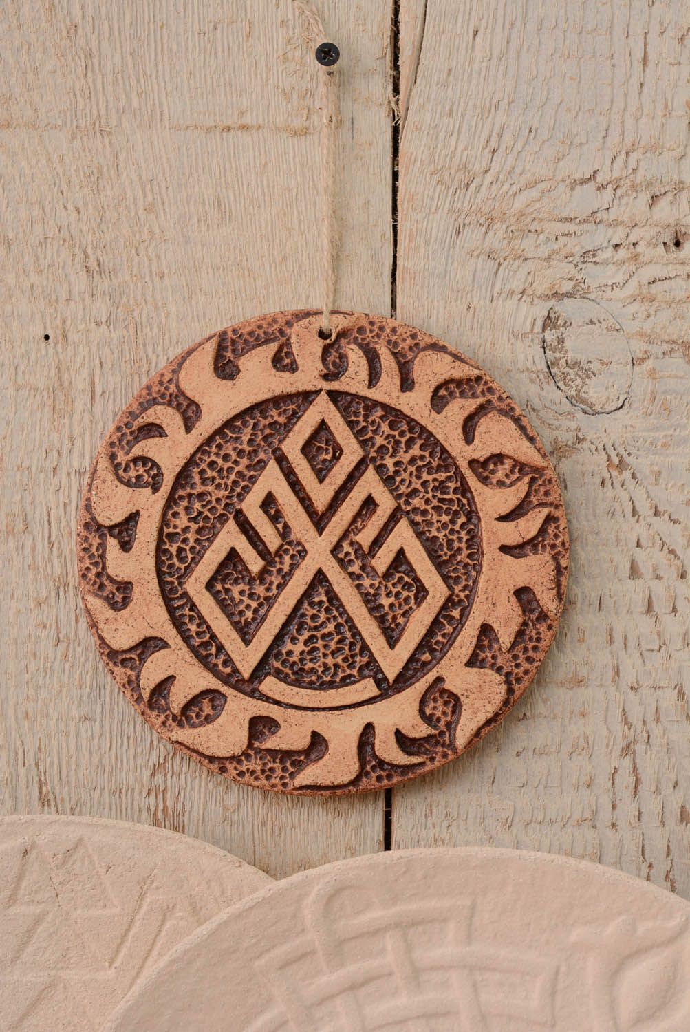 Pingente talismã artesanal de interior de cerâmica para a decoração da casa Lelia foto 3