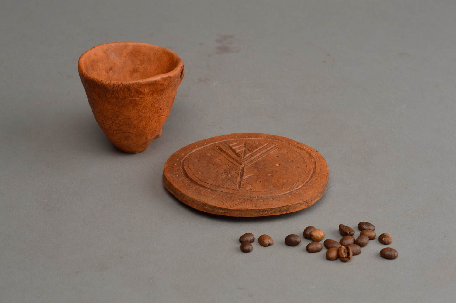 Plato de cerámica pata una taza hecho a mano decoración de casa regalos original foto 5