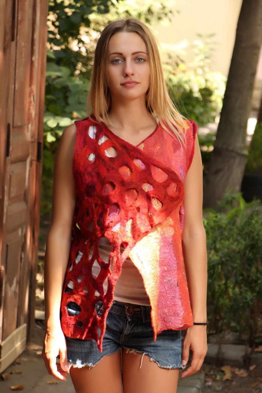 Vest made of felted wool Flame photo 1