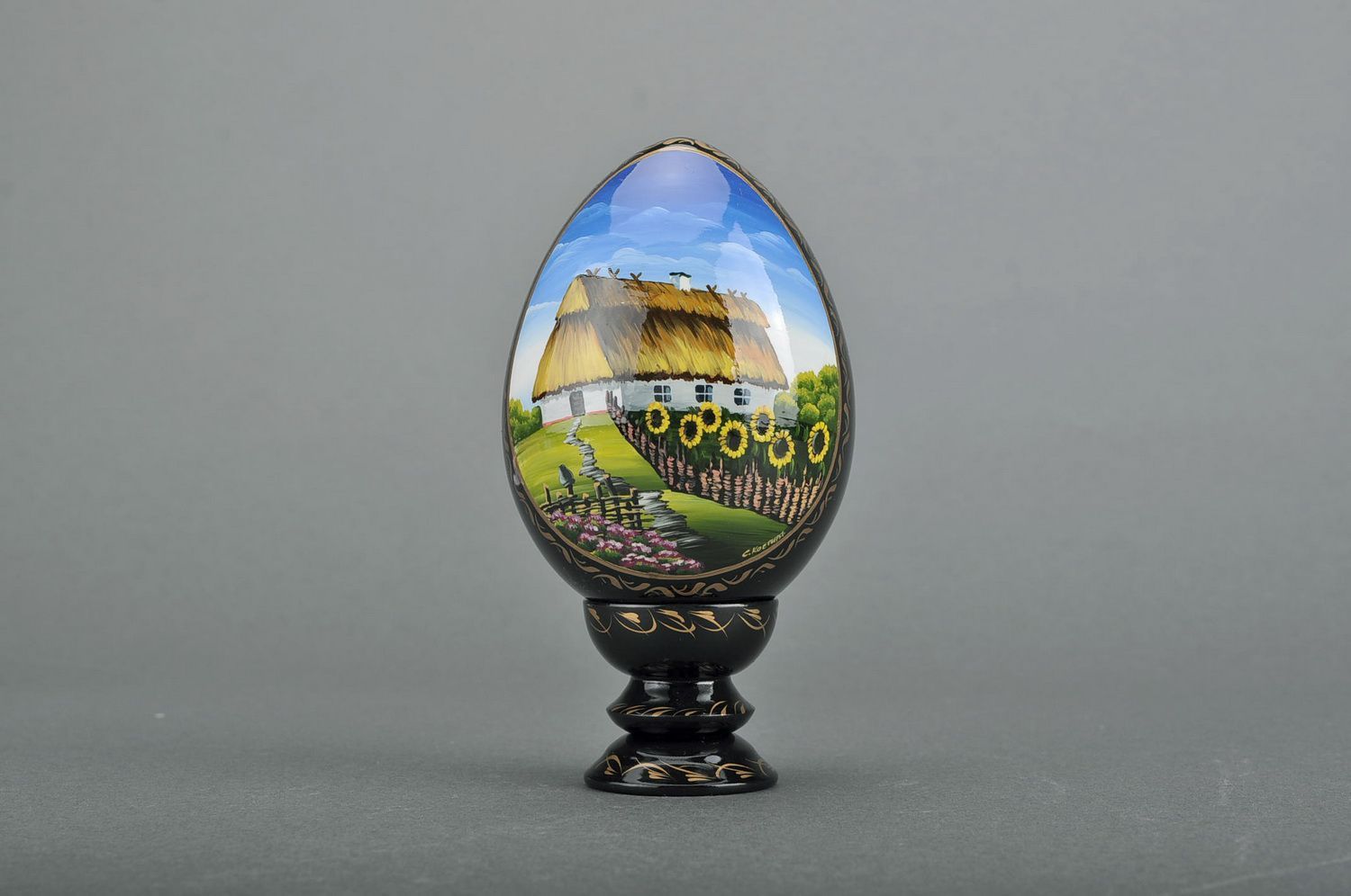 Деревянное яйцо на подставке Дом и подсолнухи фото 1