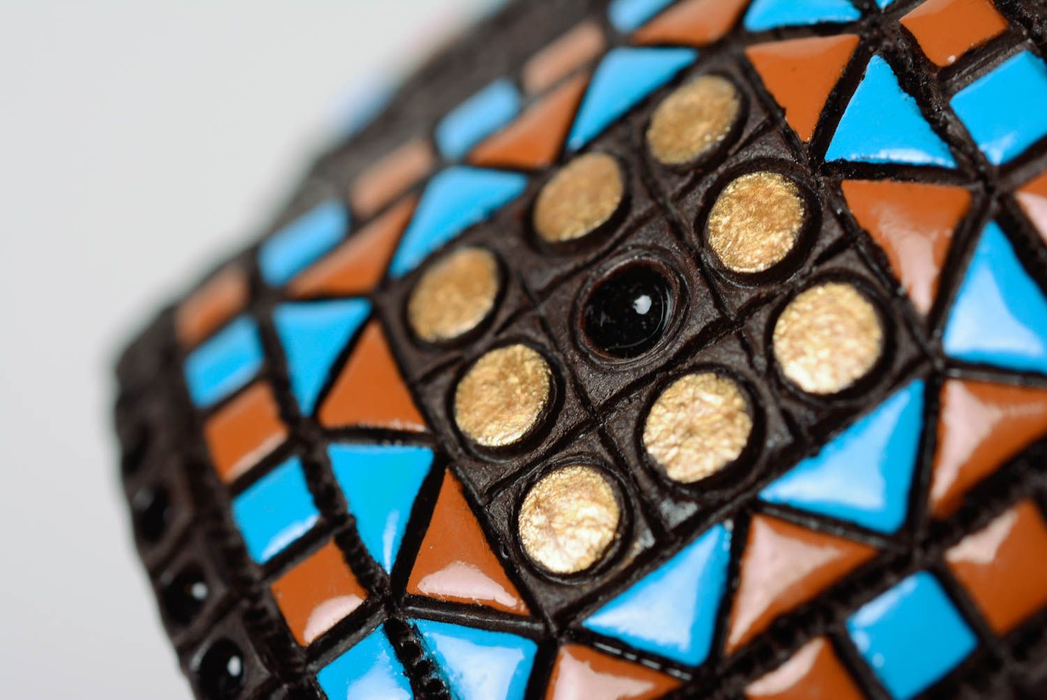 Large bracelet en céramique et cuir multicolore à motif géométrique fait main photo 2