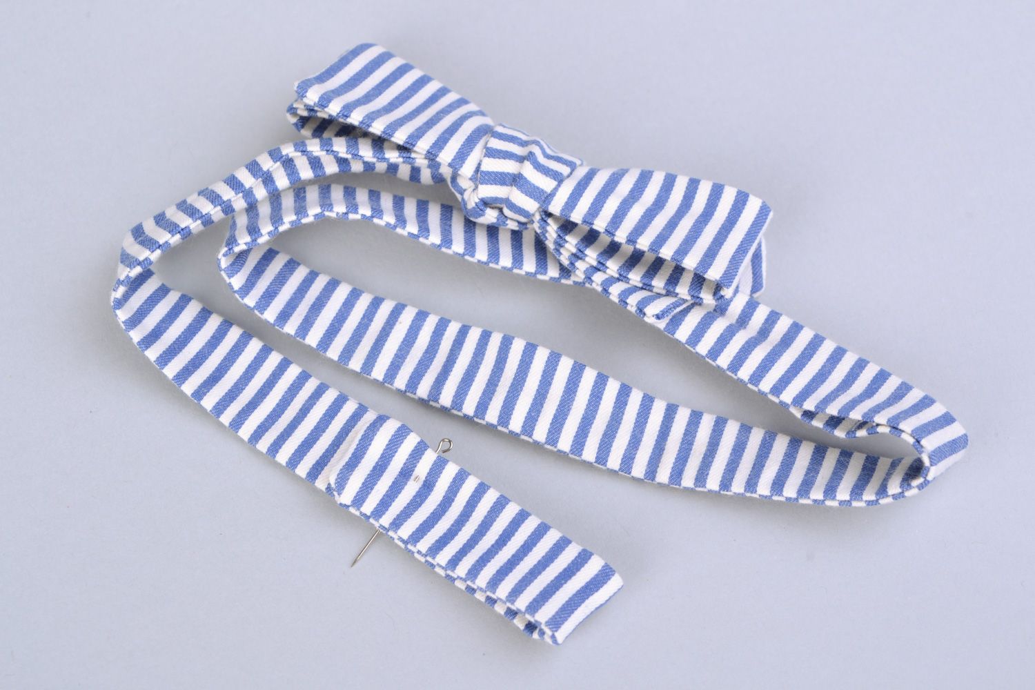Handmade designer bow tie sewn of striped white and blue American cotton for men photo 5