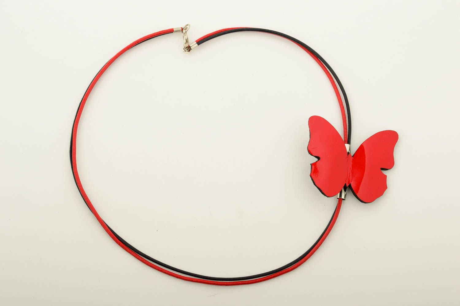 Collier rouge Accessoire en cuir fait main avec papillon Cadeau femme original photo 3