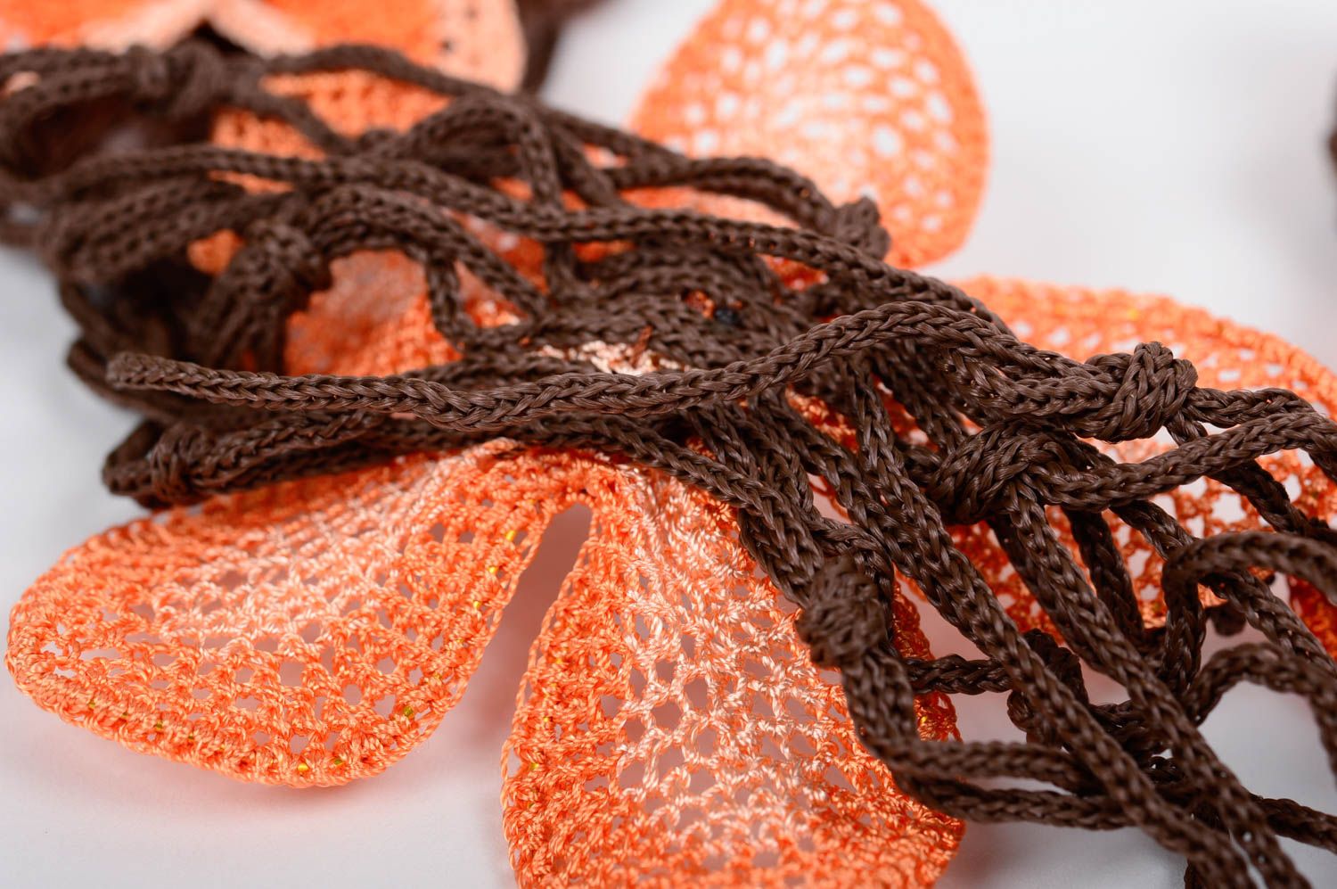 Collier textile Bijou fait main tricoté au crochet marron Accessoire femme photo 4