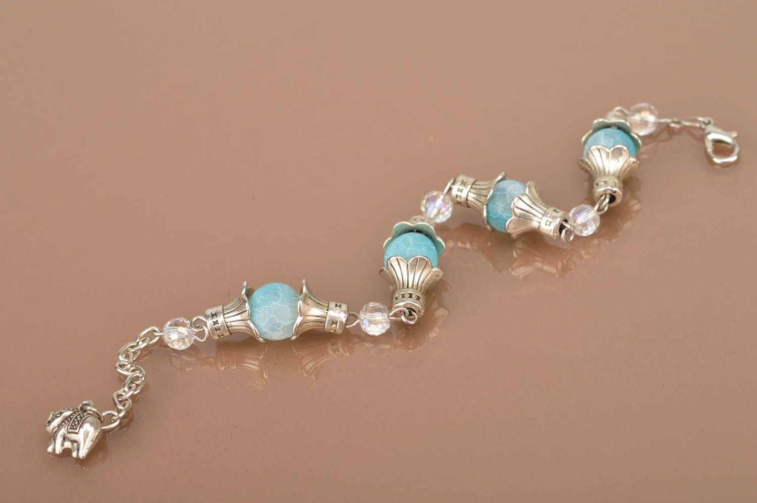 Голубой женский браслет с бусинами ручной работы красивый нарядный Капли фото 9
