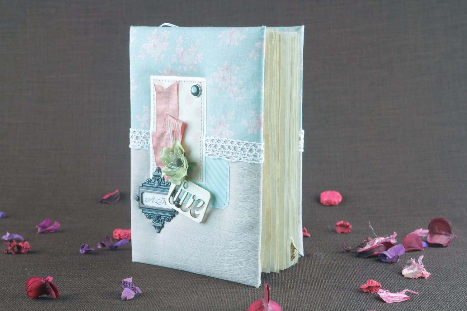 Bloco de notas feito à mão com capa de tecido com cheiro  decorado com elementos decorativos foto 1
