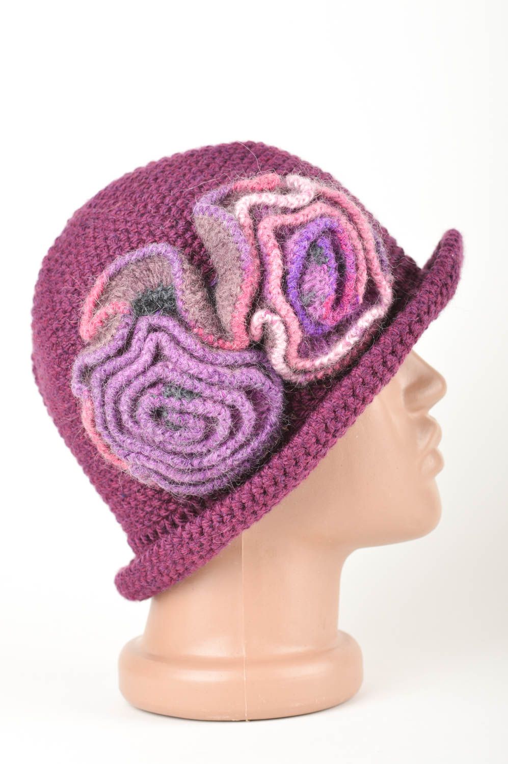 Bonnet tricot fait main Chapeau au crochet tons violets d'hiver Vêtement femme photo 3