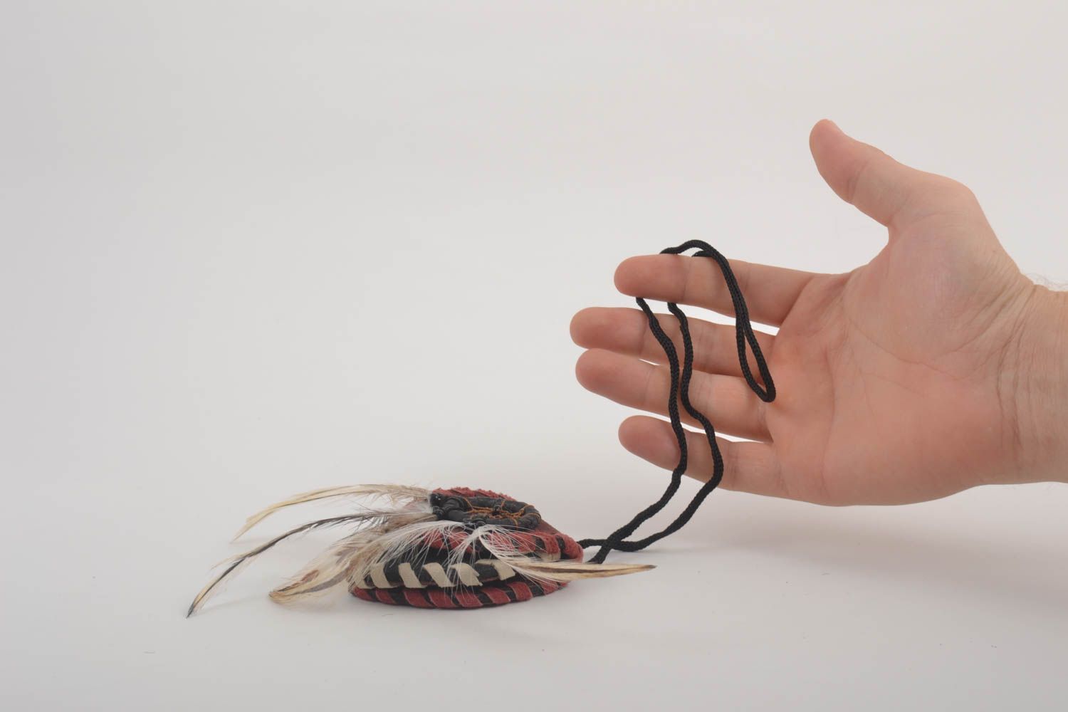 Handmade Leder Anhänger Frauen Accessoires Designer Schmuck Geschenk für Frau foto 5