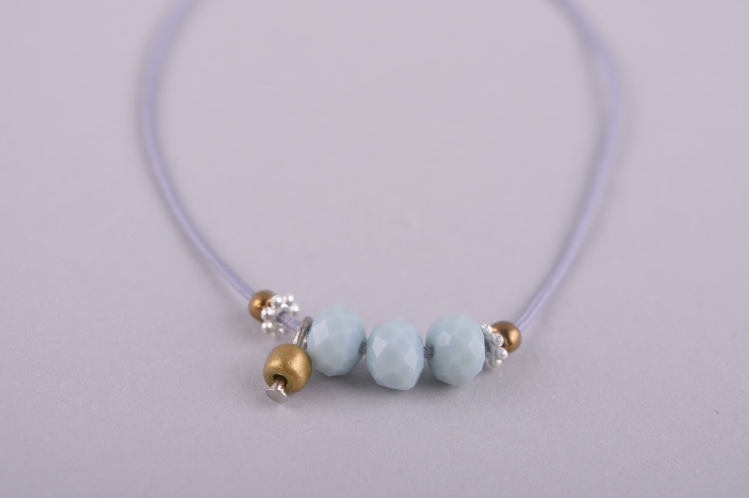 Bracelet textile Bijou fait main bleu avec perles Accessoire femme design photo 3