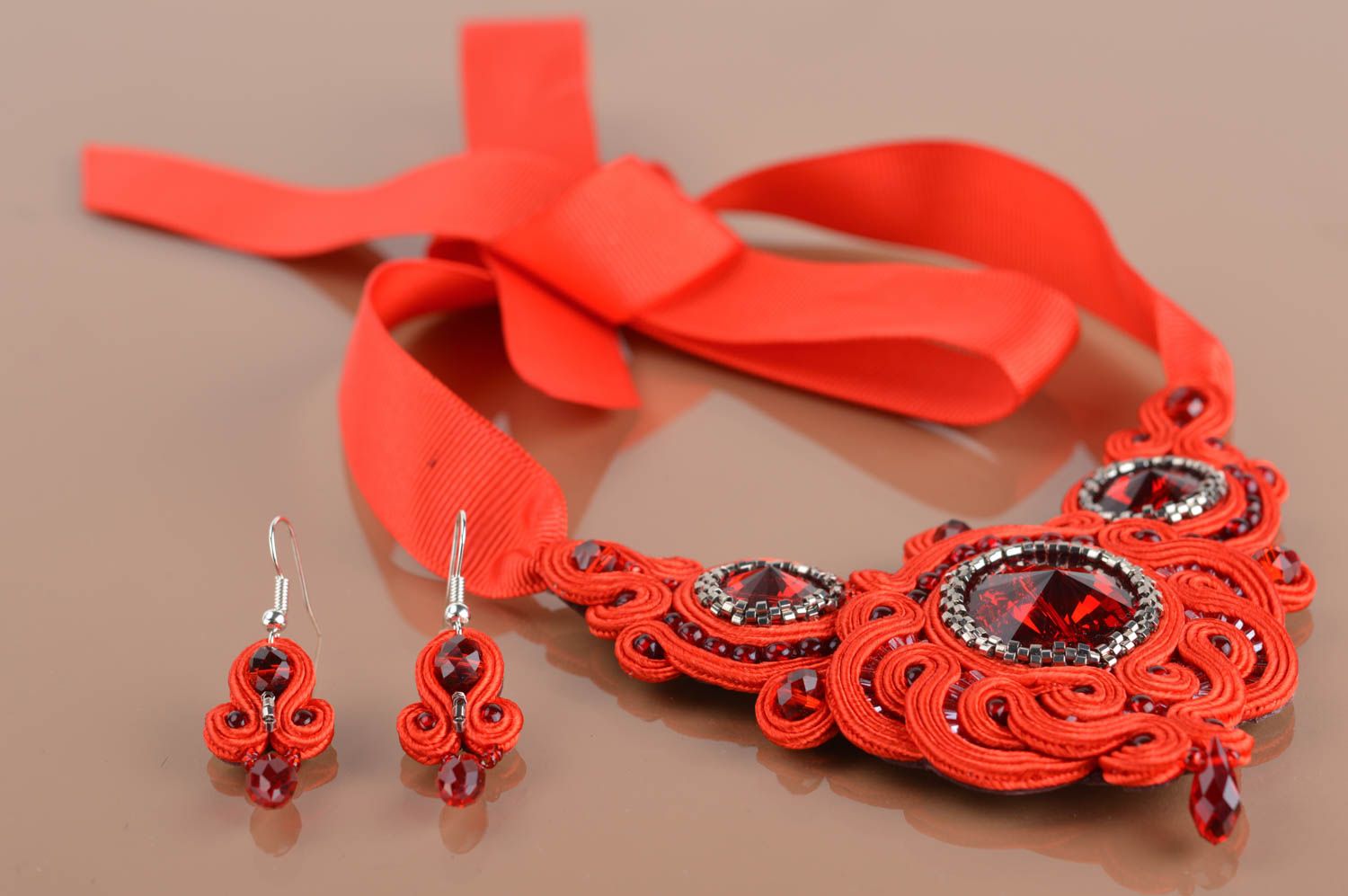 Handmade designer jewelry set soutache earrings and necklace of red color photo 2