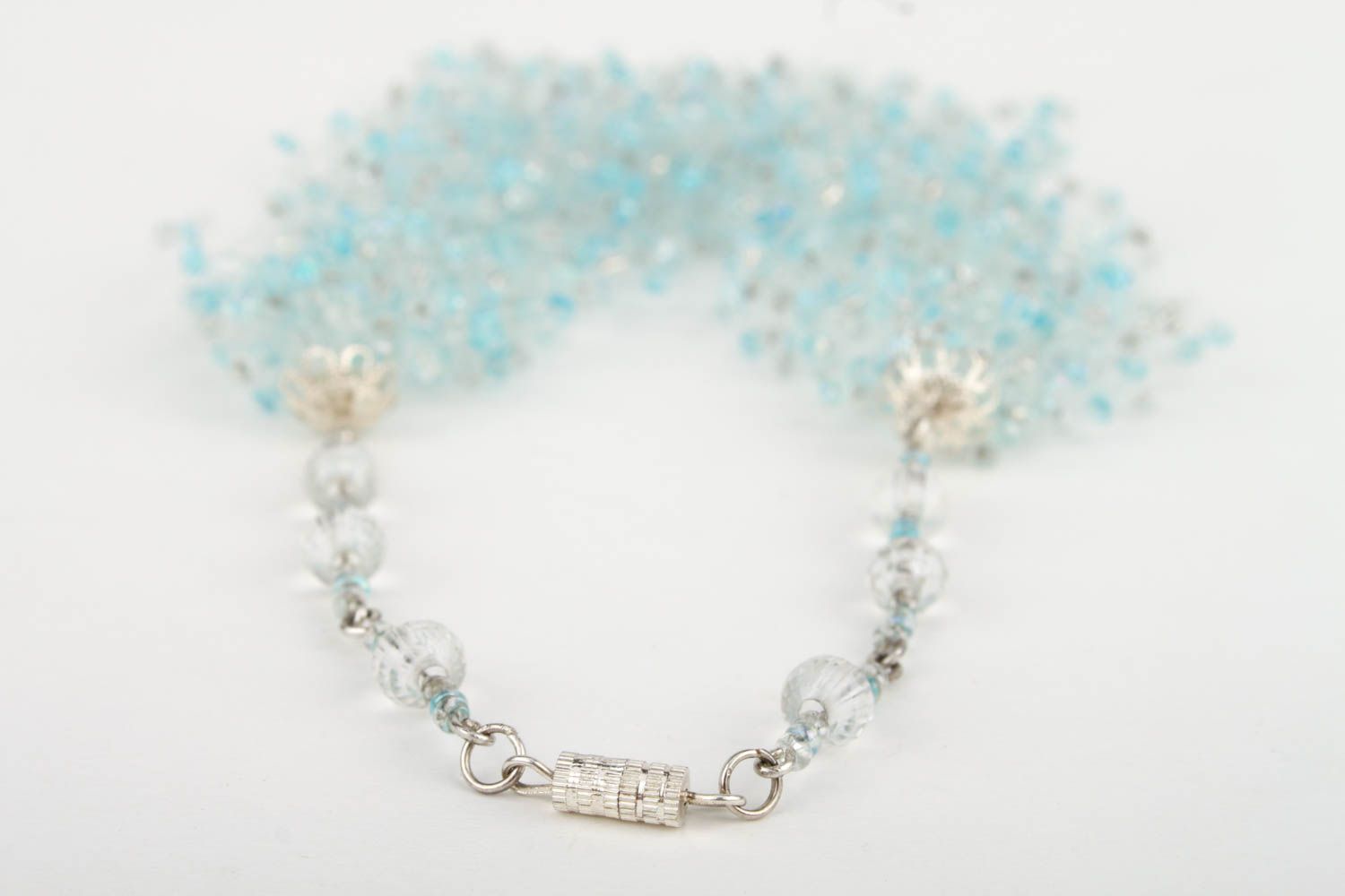 Collier perles de rocaille Bijou fait main bleu clair Accessoire femme design photo 3