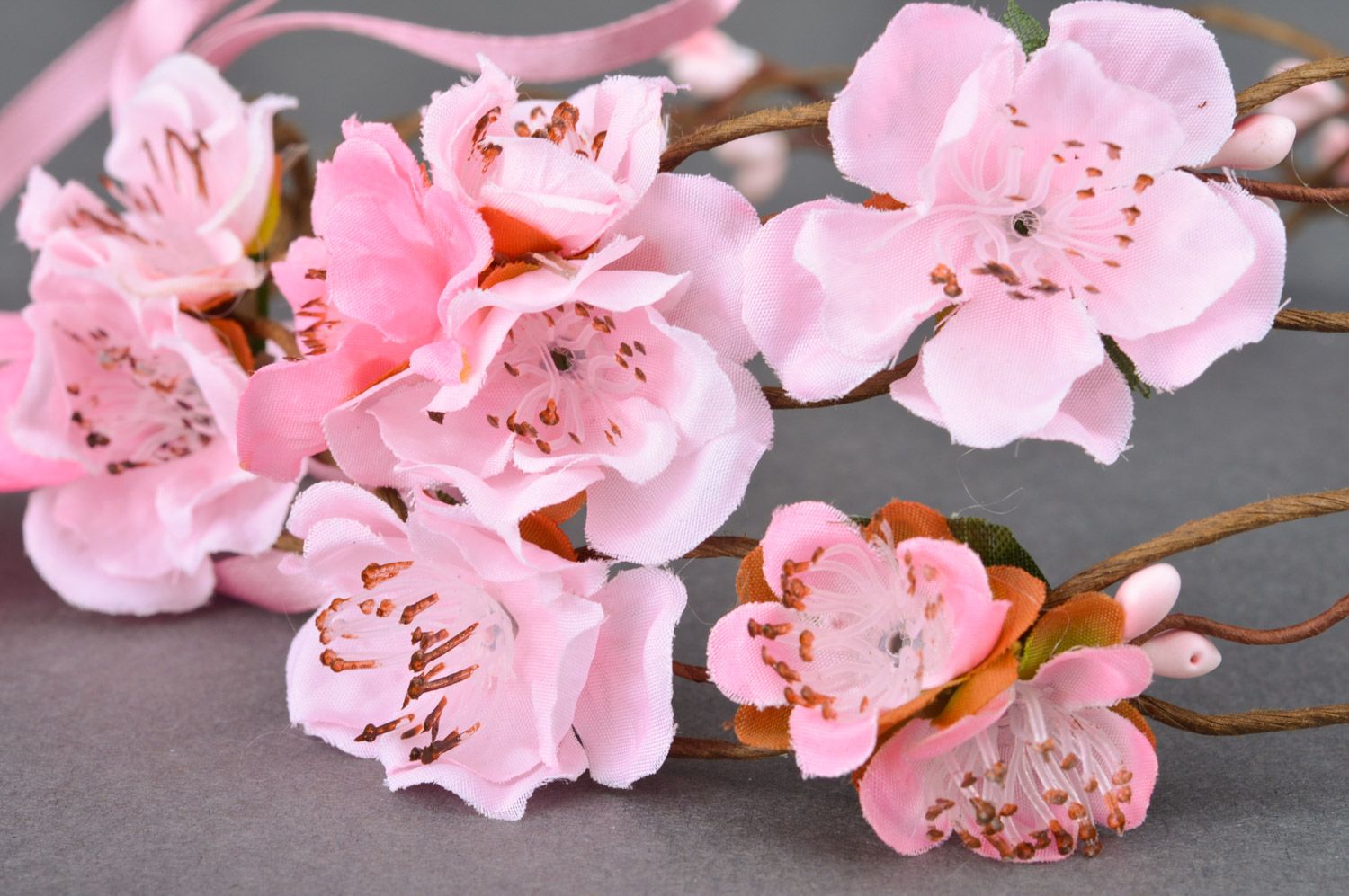 Handmade designer headband with pink flowers and ribbon for romantic girls photo 4