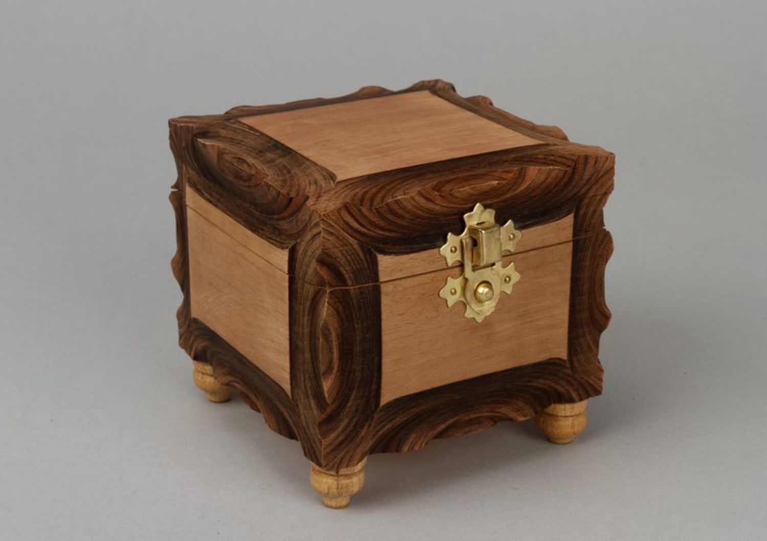 Wooden jewelry box photo 2