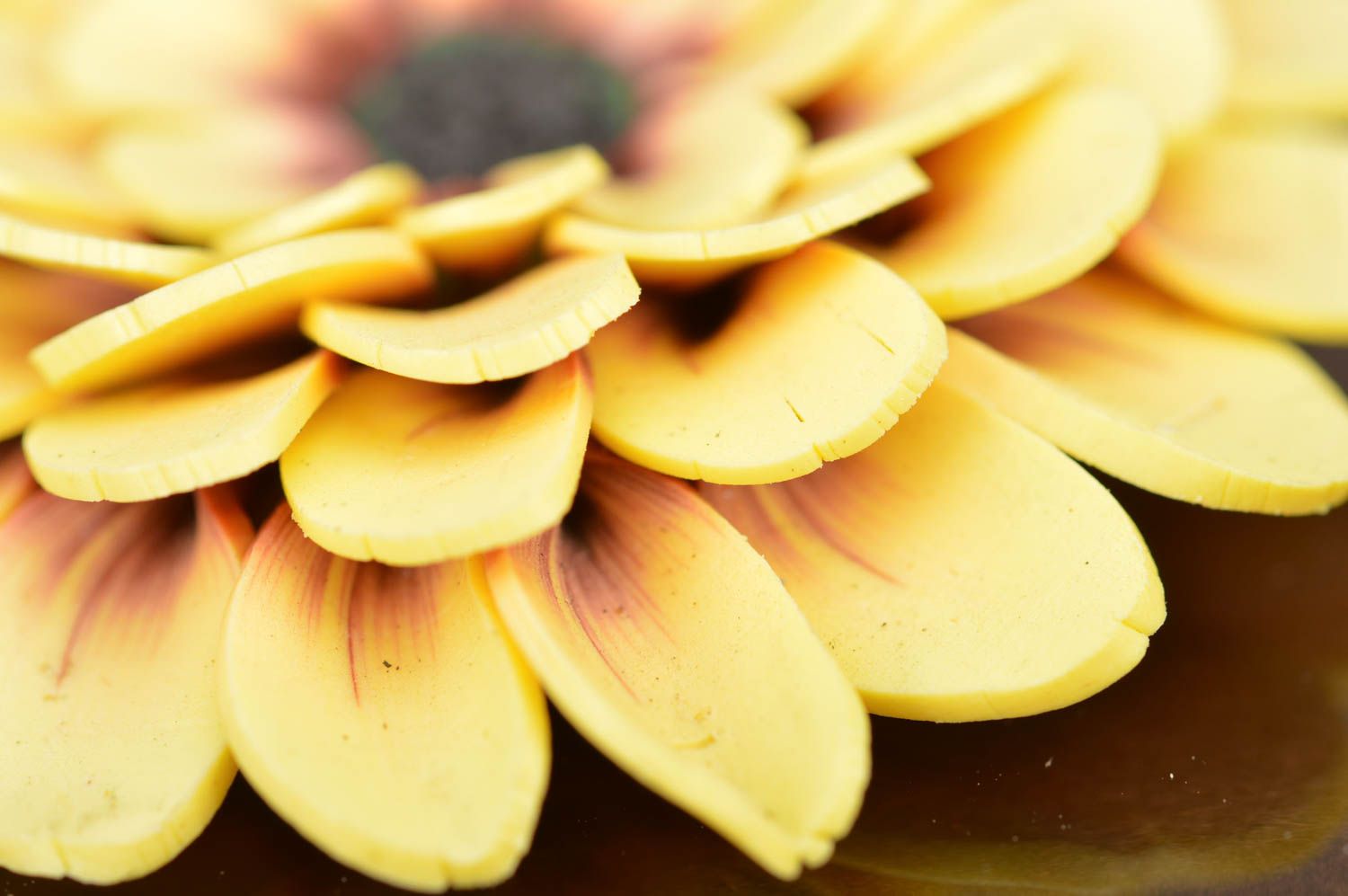 Handgemachte Blumen Haarklammer aus Polymerton in Gelb Gerbera für Mädchen foto 4