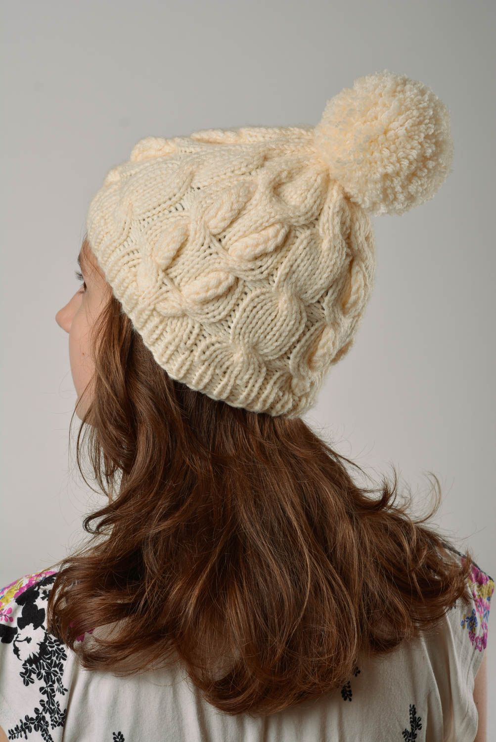 Bonnet d'hiver tricoté en laine à motif couleur de lait fait main pour femme photo 4