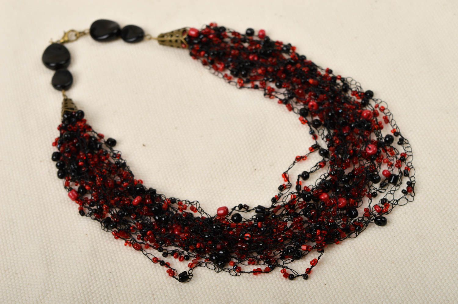 Collier fantaisie Bijou fait main en perles de rocaille noir-rouge Cadeau femme photo 2
