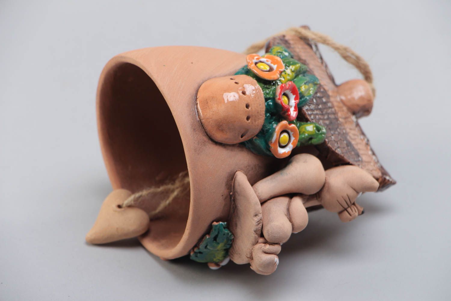 Handgemachtes Bemaltes Glöckchen aus Ton in Form von Haus originell ethnisch foto 4