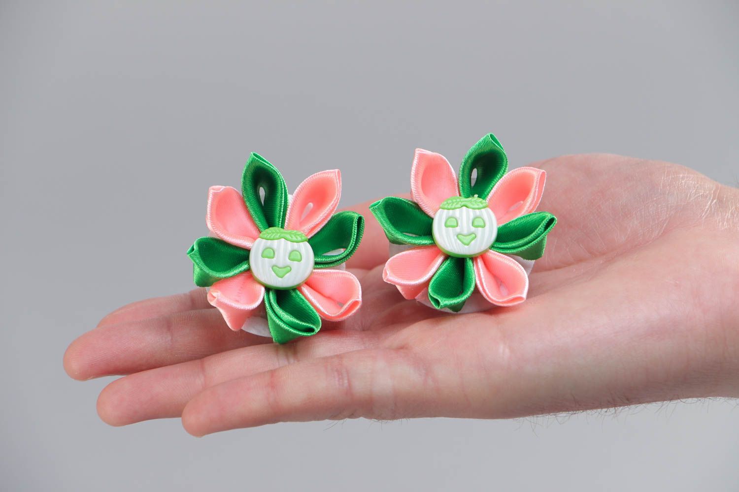 Set of handmade kanzashi ribbon flower scrunchies 2 pieces photo 5