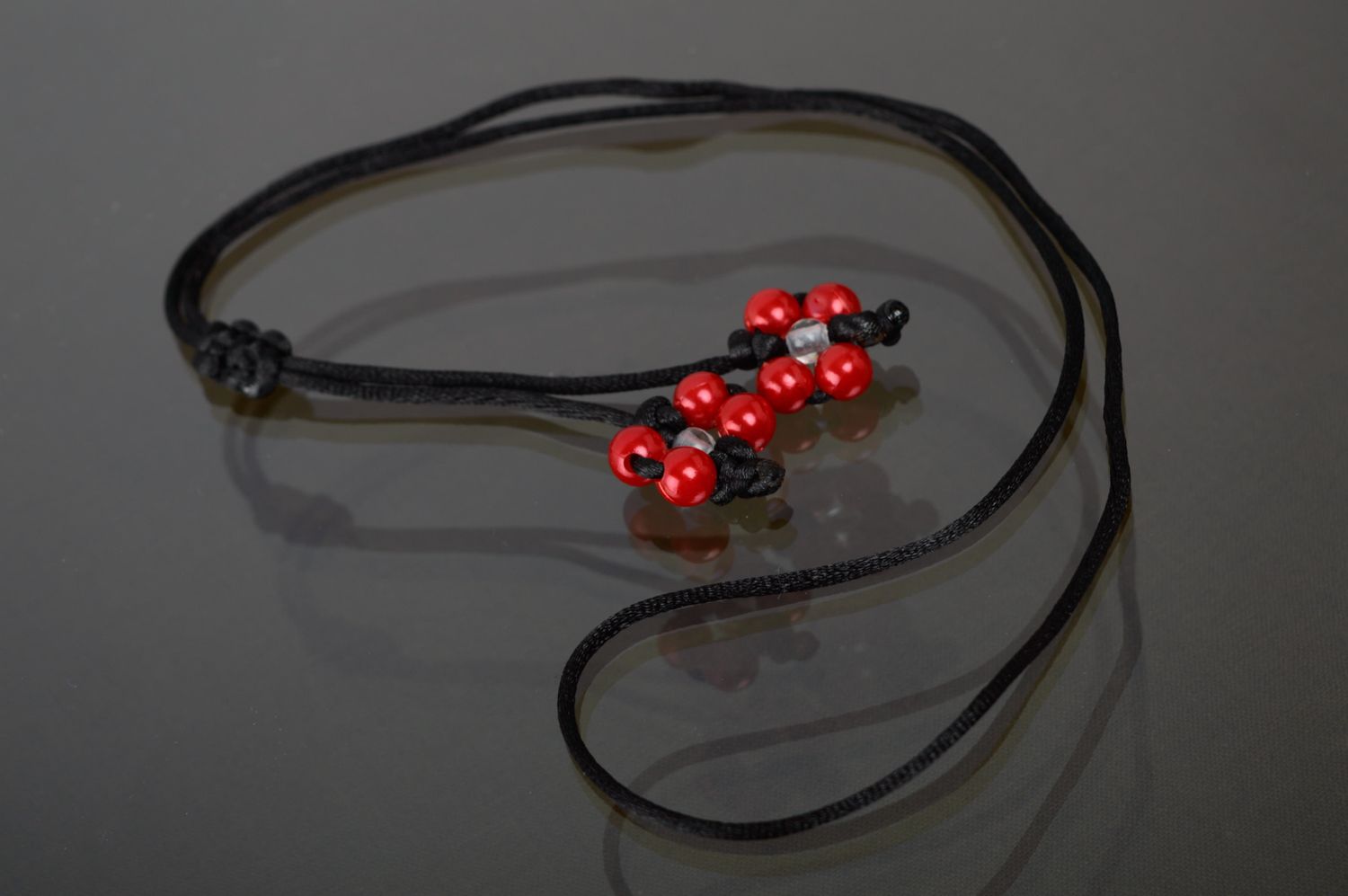 Cravate bolo en macramé noire avec perles rouges en céramique faite main photo 5