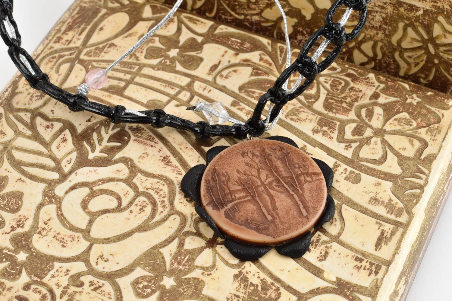 Кожаное колье подарок ручной работы стильное красивое массивное ожерелье фото 1