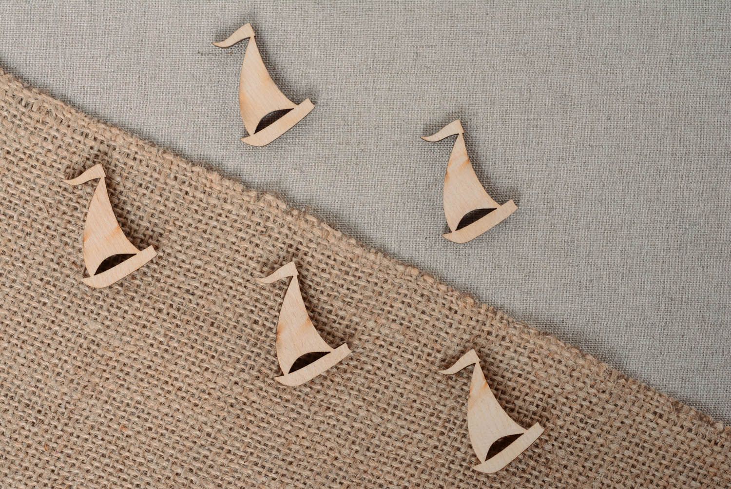 Plywood chipboard Scarlet Sails photo 2