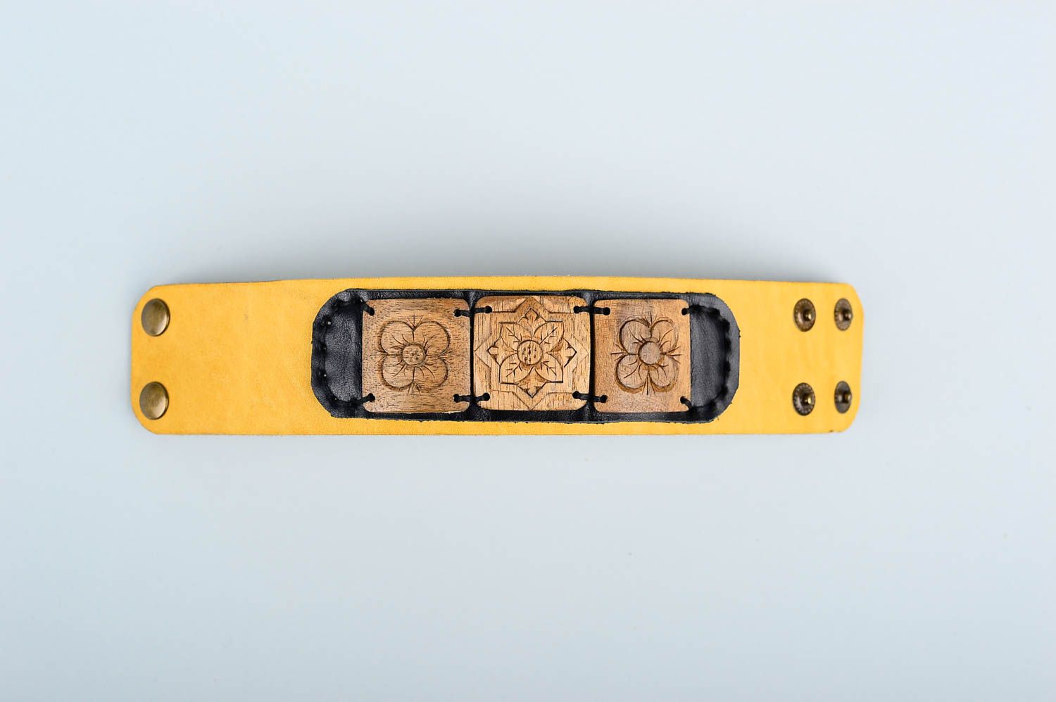 Pulsera hecha a mano amarilla accesorio de cuero para mujer bisutería de moda  foto 2