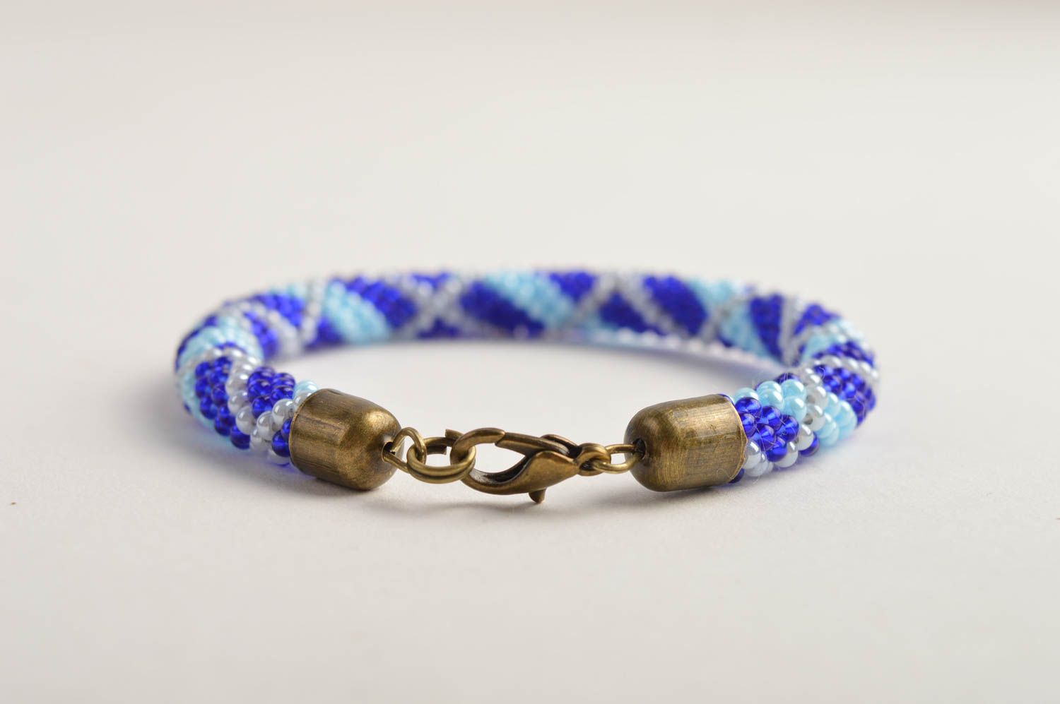 Bracelet bleu Bijou fait main tissé en perles de rocaille Cadeau enfant photo 4
