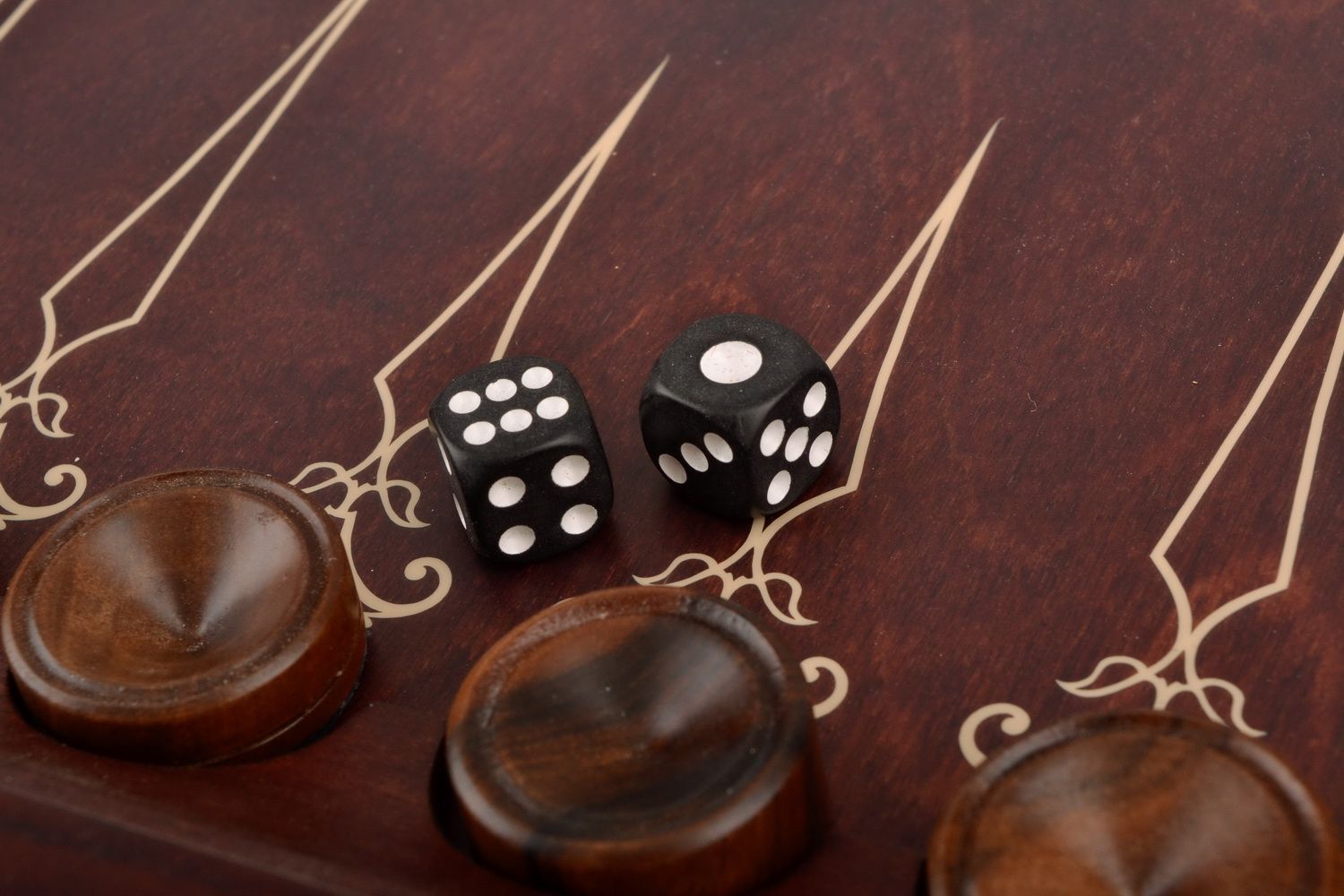 Set para jugar al backgammon de madera  foto 5