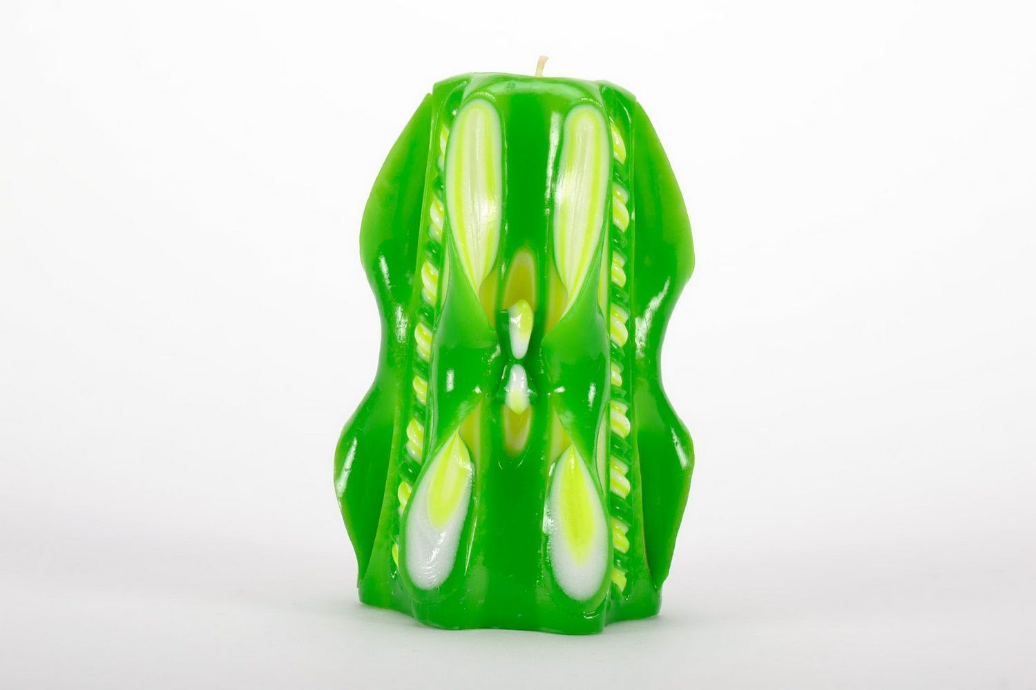 Carven wax candle Green butterfly photo 1