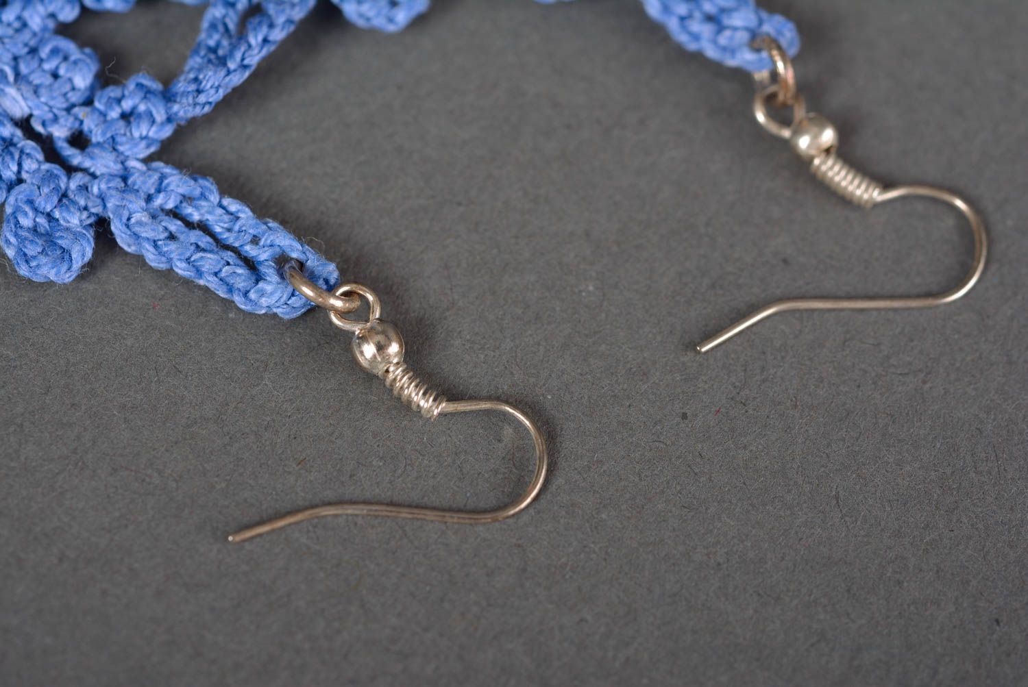 Сережки ручной работы вязаные сережки крючком украшение женское красивые серьги  фото 4