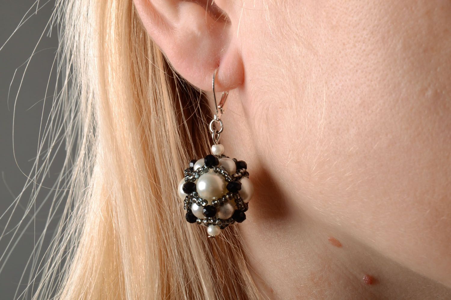 Boucles d'oreilles faites main en perles de rocailles photo 5