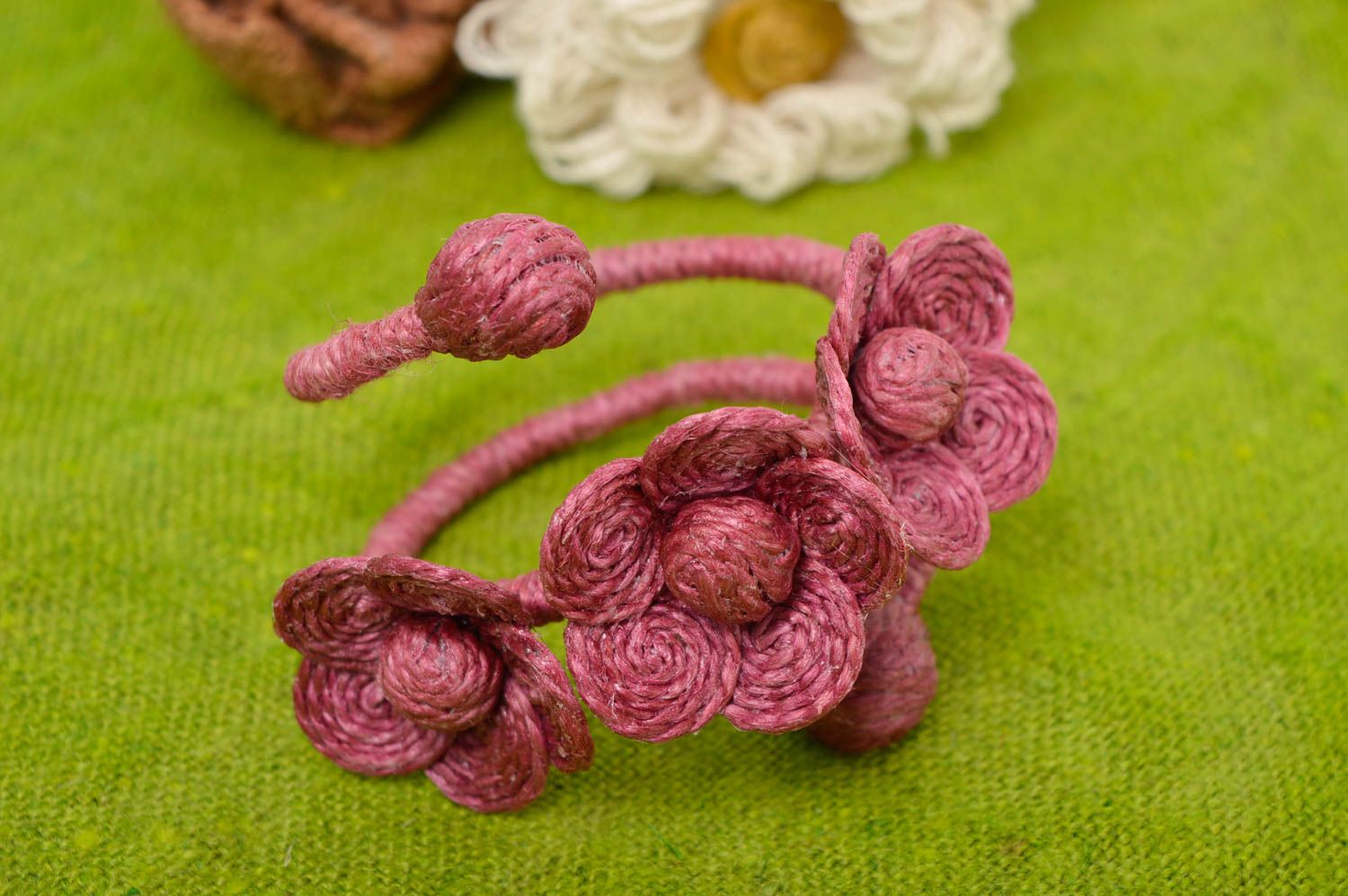 Bracelet avec fleurs Bijou fait main rose en ficelle Cadeau pour femme photo 1