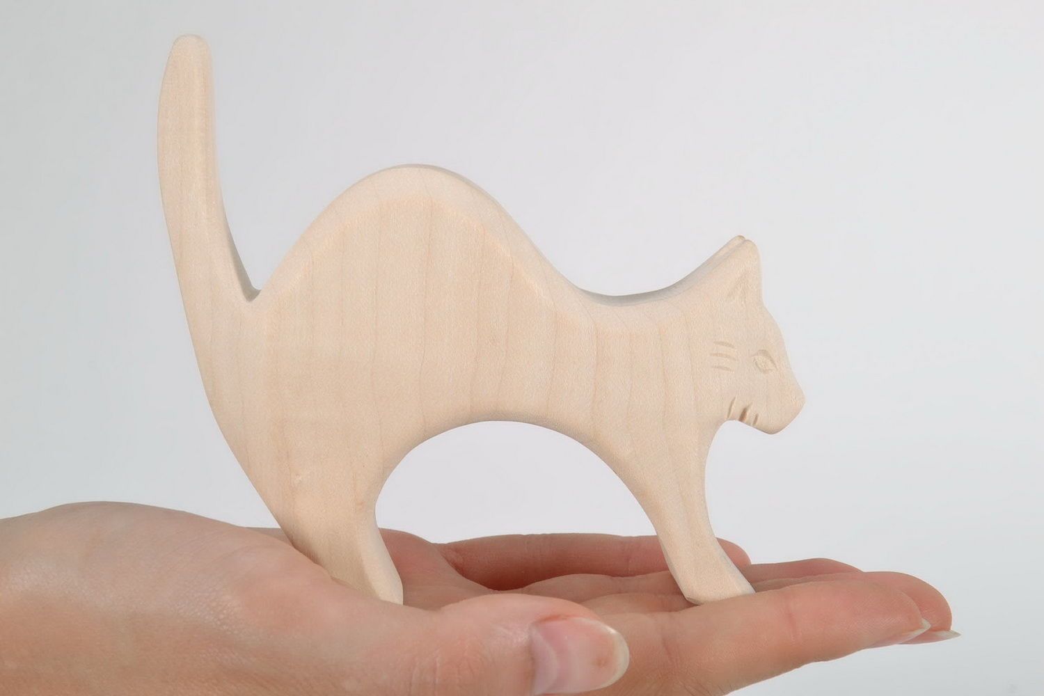 Figurine made from maple wood Cat photo 1