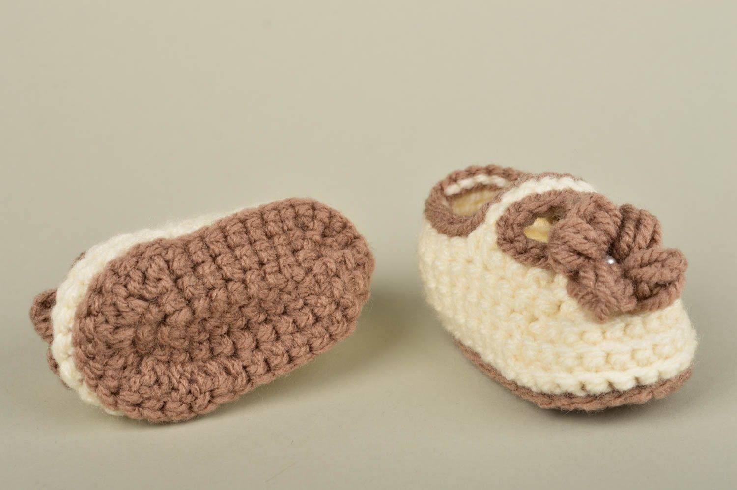 Пинетки крючком ручной работы пинетки для новорожденных бежевые вязаные носки фото 2