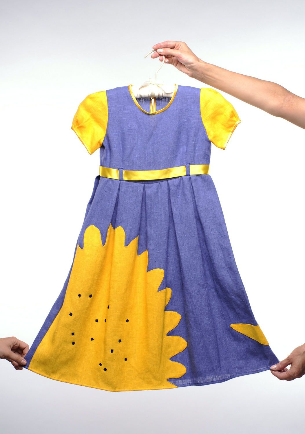 Children's linen dress photo 4