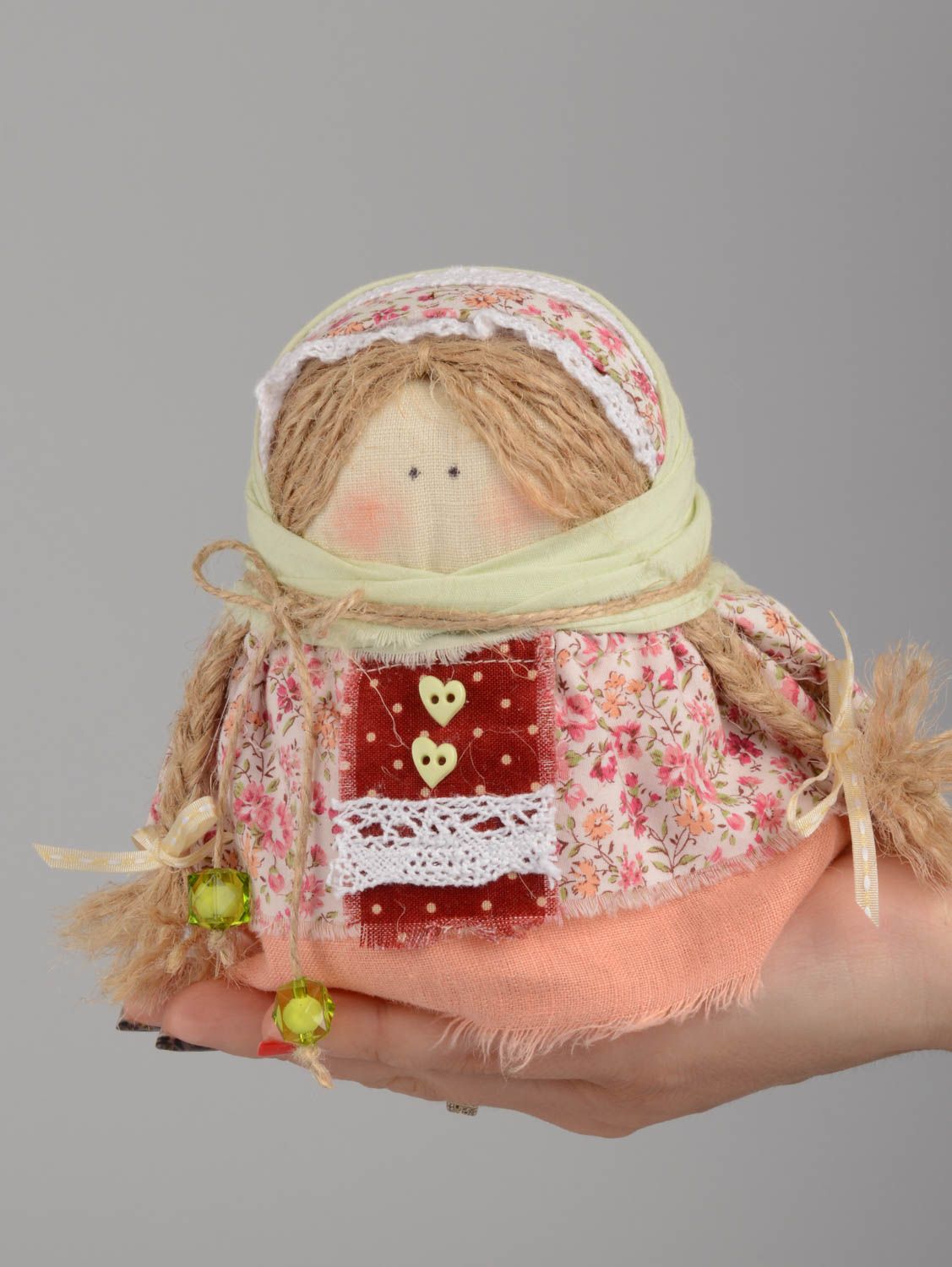 Künstlerische schöne grelle kleine Ethno Puppe aus Textil für Interieur handmade foto 5