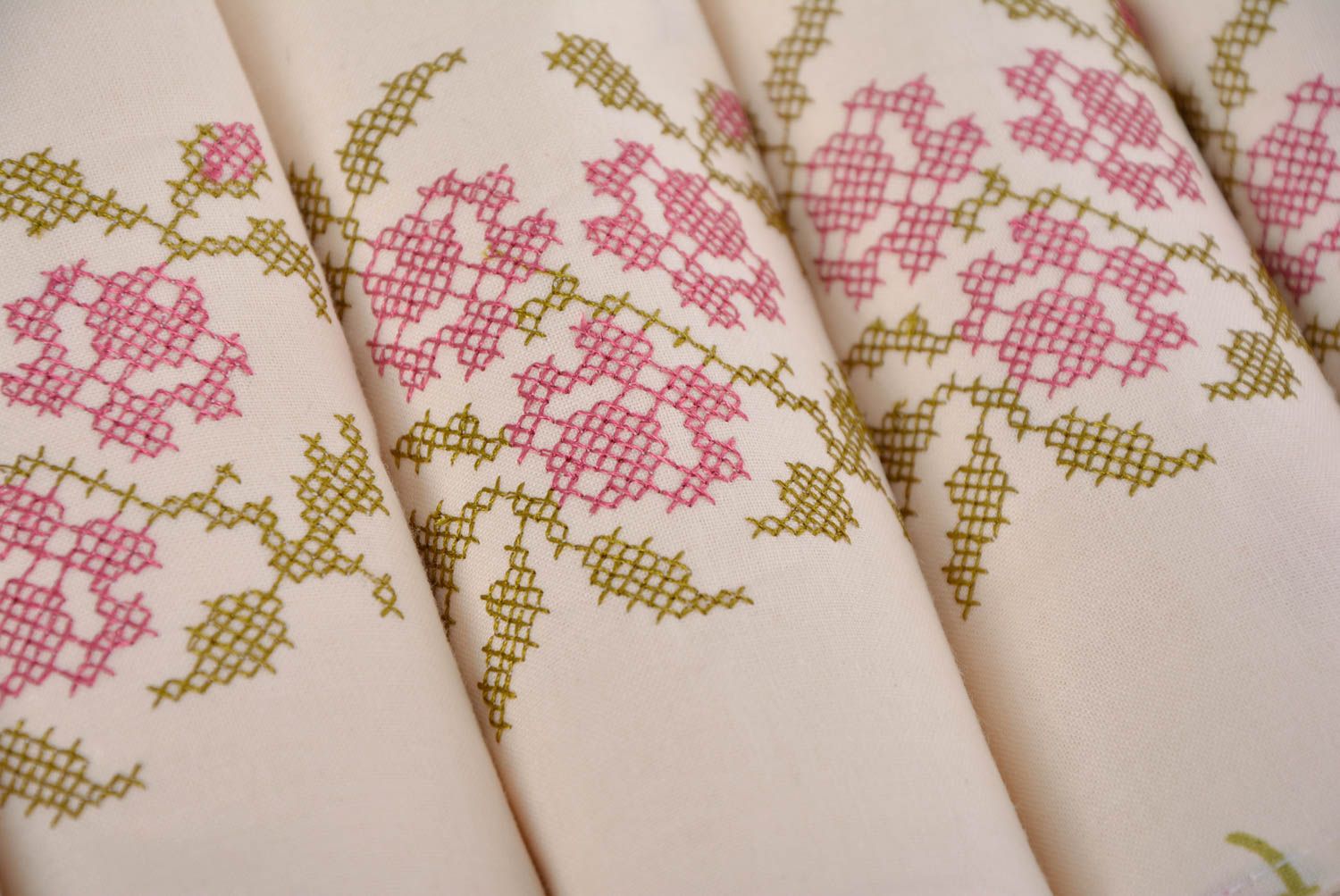 Grandes serviettes de table en tissu de demi-lin brodées faites main 6 pièces photo 3