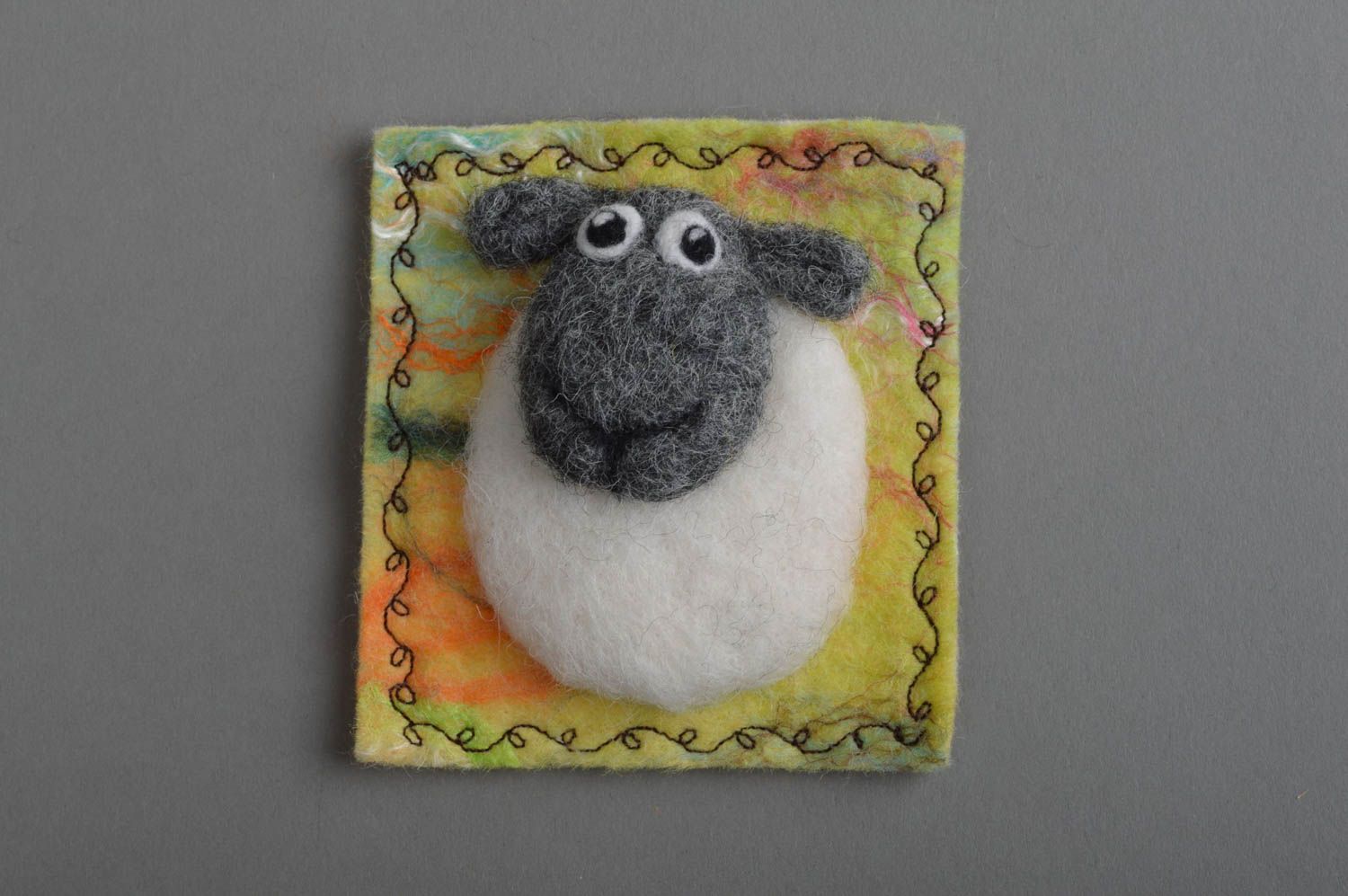 Designer Kühlschrankmagnet Schaf aus Wolle rechteckig schön handgemacht  foto 3