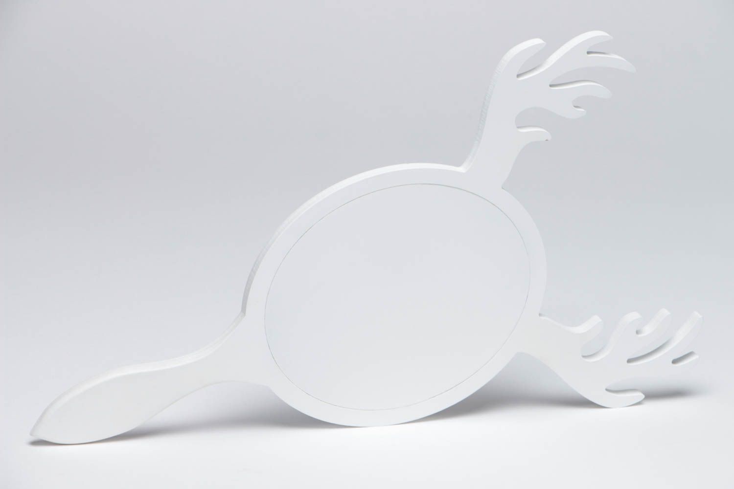 Зеркальце из МДФ белое с рогами ручной работы для туалетного столика фото 4