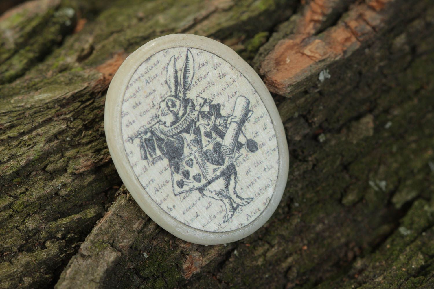 Broche en argile polymère avec imprimé faite main ovale originale Lapin photo 1
