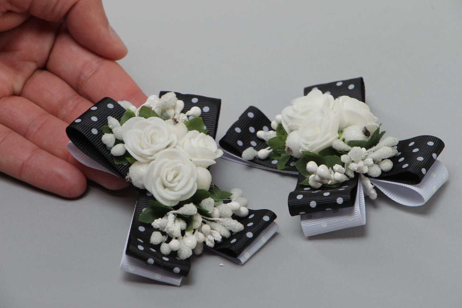 Set of handmade designer rep ribbon bow hair clips 2 pieces photo 5