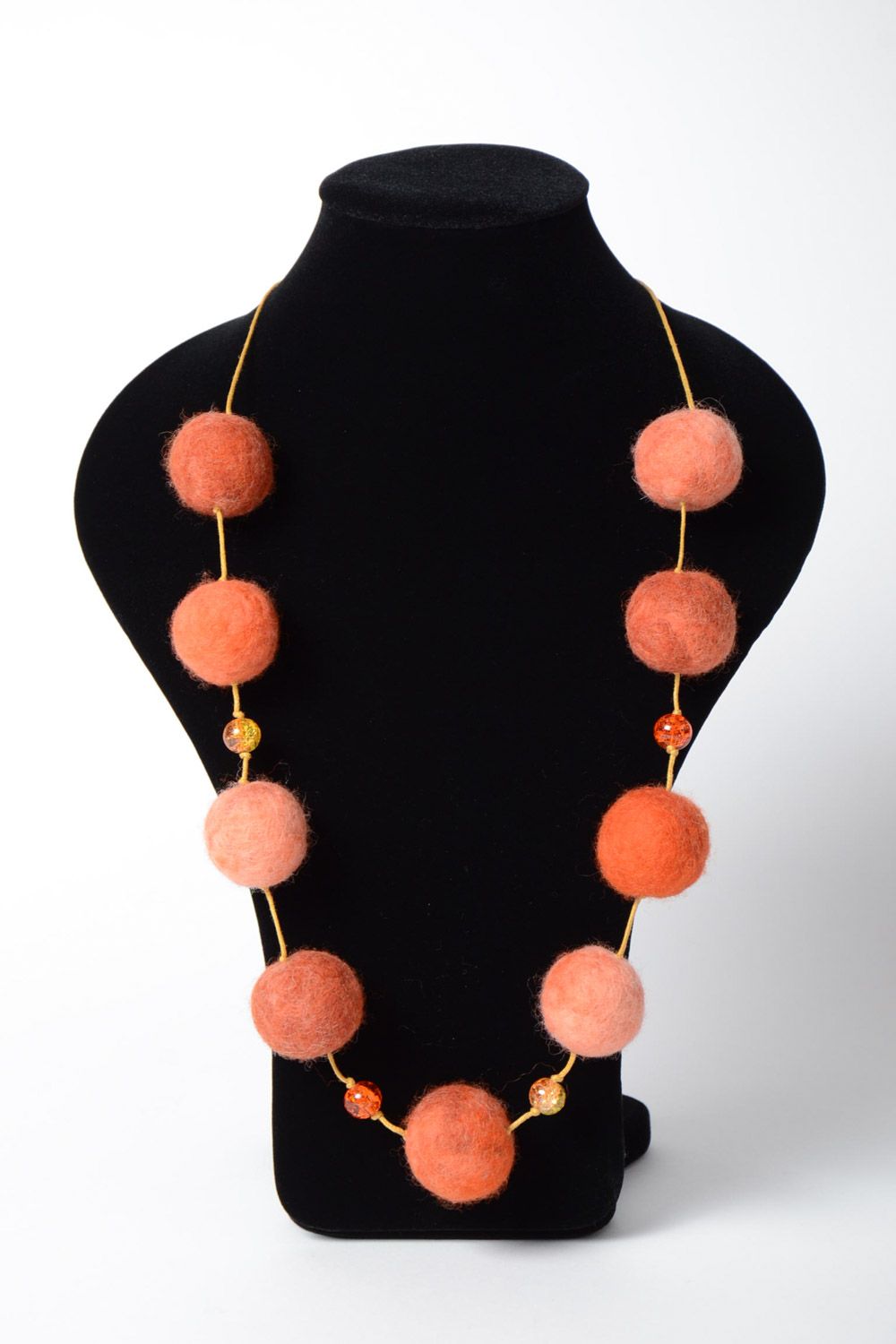 Collier en perles de laine feutrée de mérinos fait main orange original photo 5