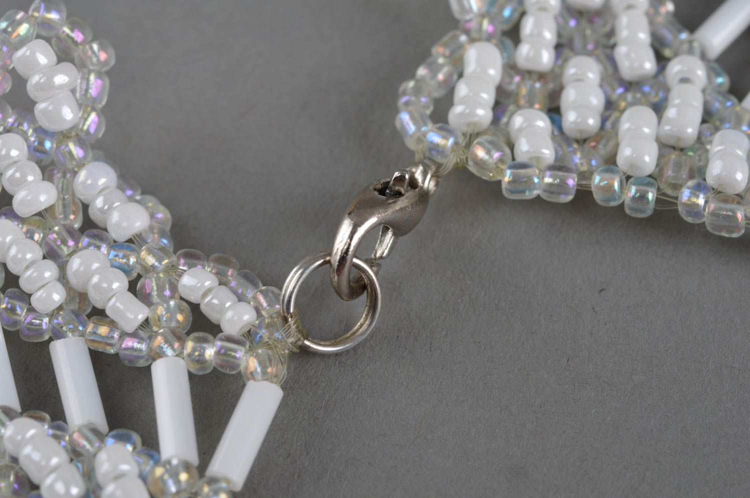 Collier en perles de rocaille et perles à jais fait main fantaisie blanc photo 4