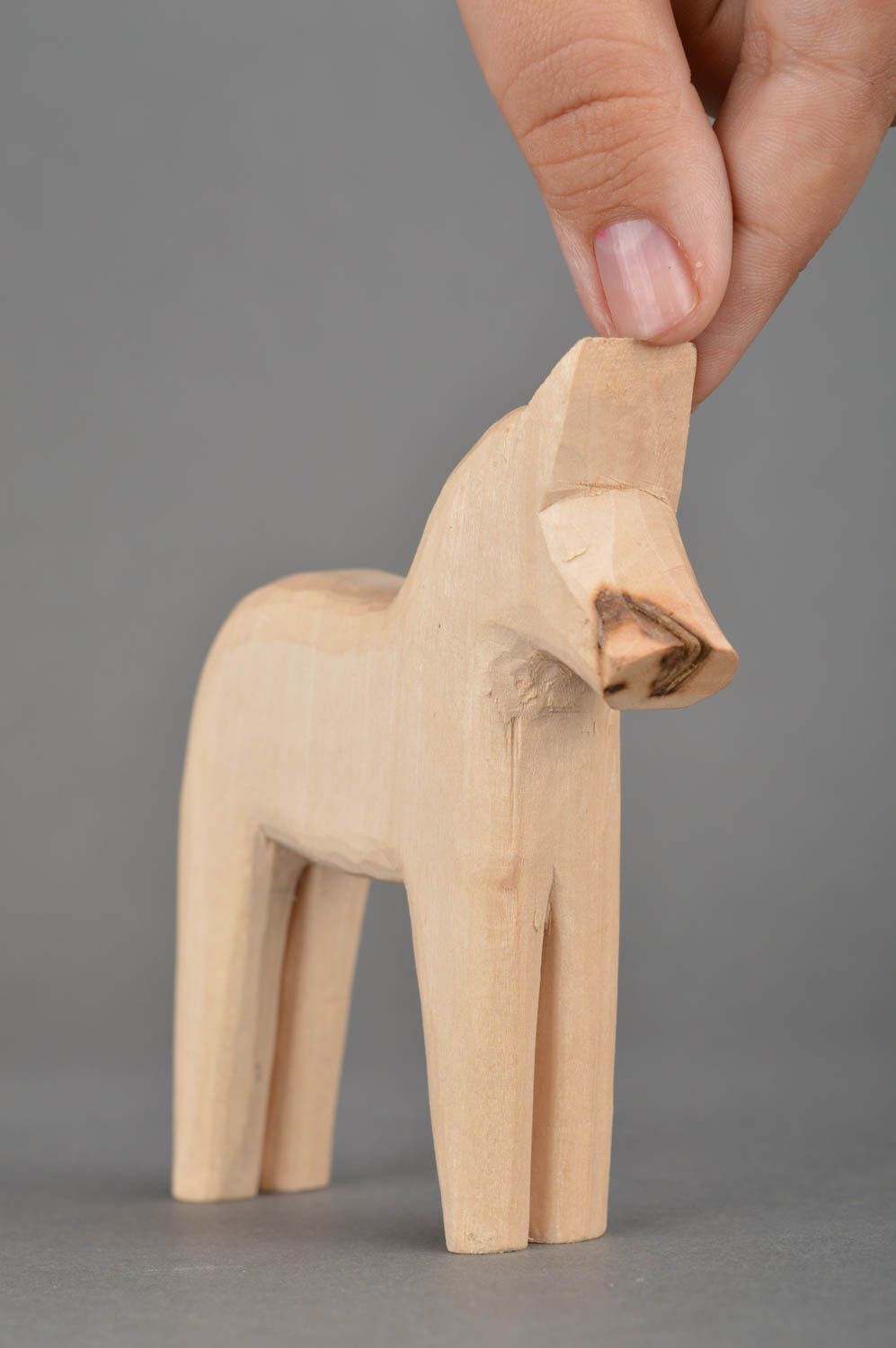 Figurine de cheval en bois faite main originale pour création mignonne photo 5