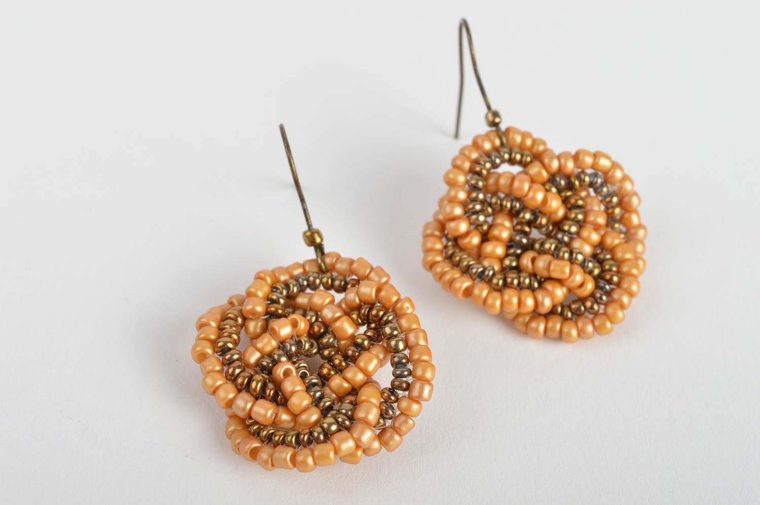 Handmade designer bead woven dangle earrings of sand color palette photo 5