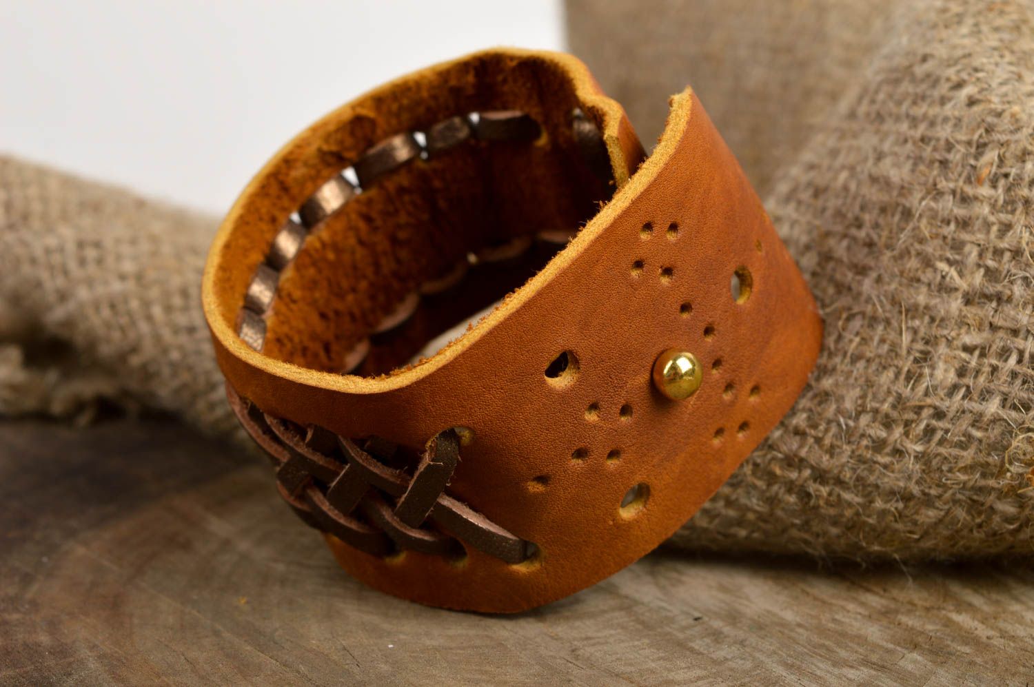 Bracelet fantaisie Bijou fait main cuir marron avec tressage Cadeau original photo 1