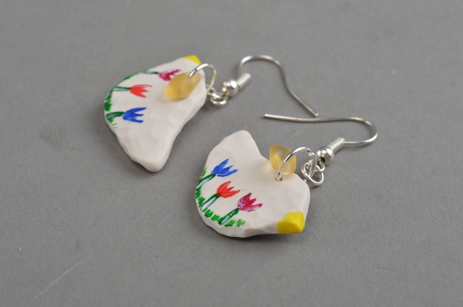 Boucles d'oreilles blanches à motif floral en pâte polymère faites main Oiseaux photo 3