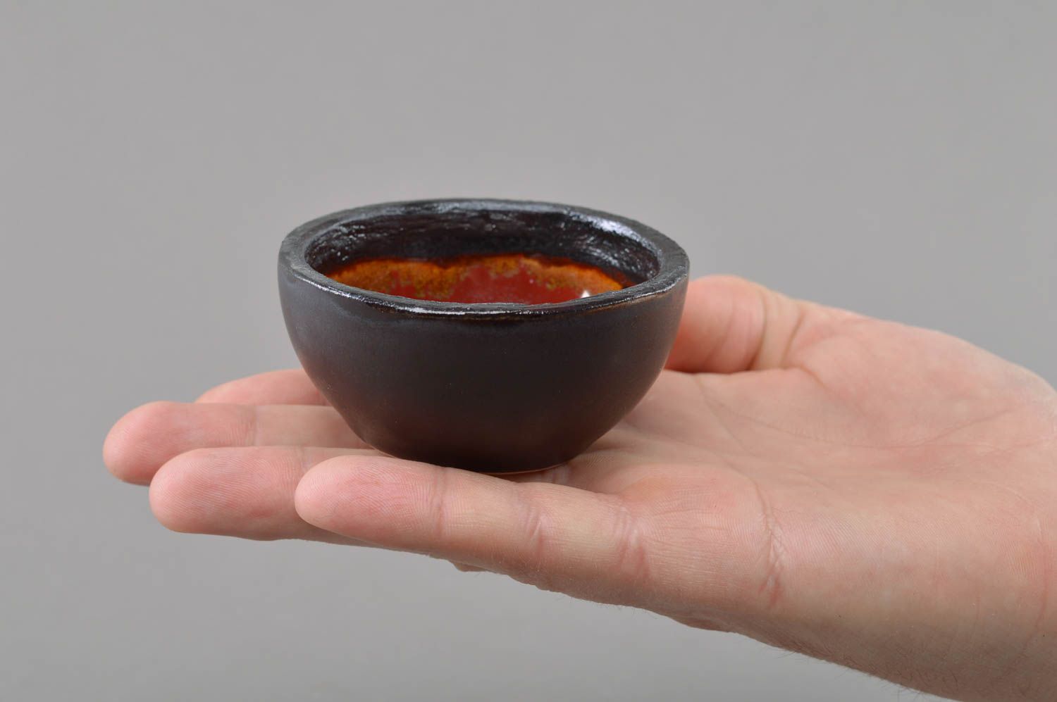 Petite saucière porcelaine ronde avec peinture à glaçure faite main insolite photo 4